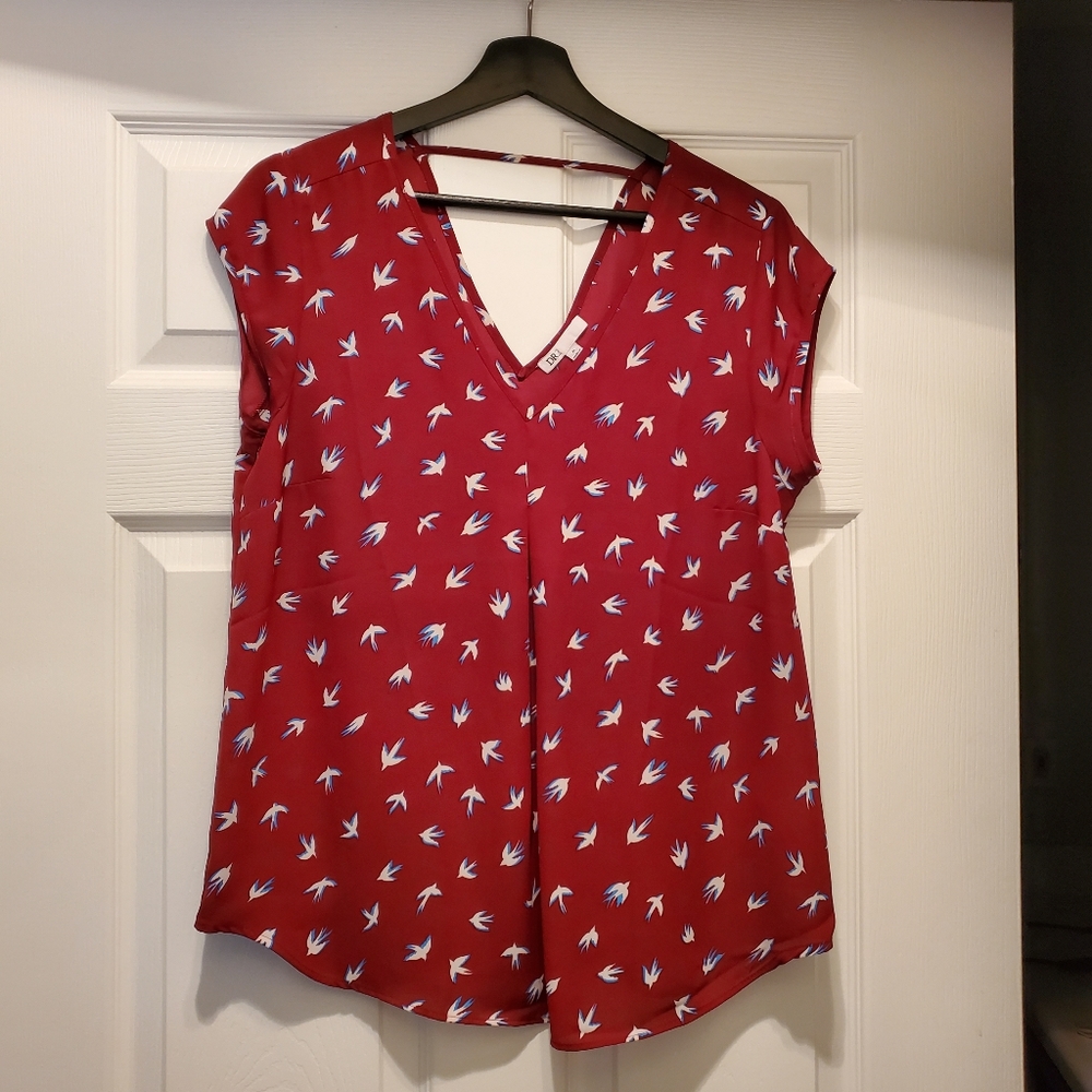 DR2 Deep Red Bird Pattern Double V-Neck Top